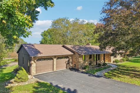 3055 Townsend Street NW Uniontown OH 44685