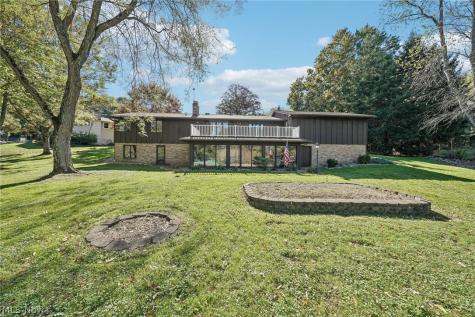 3055 Townsend Street NW Uniontown OH 44685