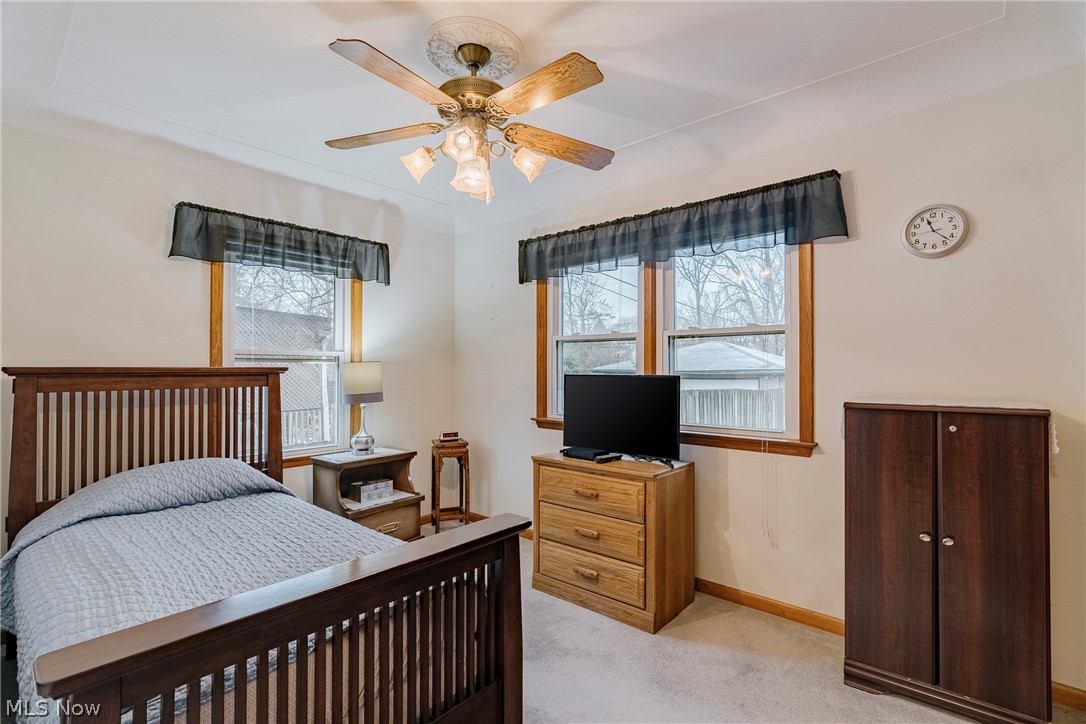 23 Thames Avenue Bedford OH 44146