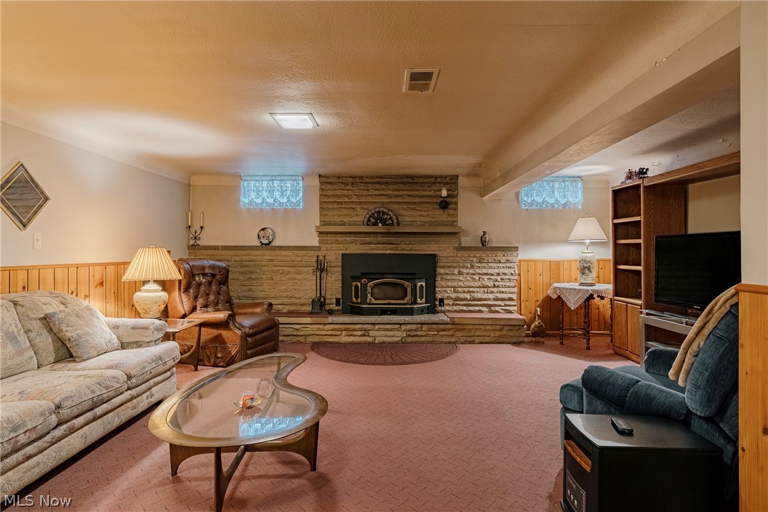 23 Thames Avenue Bedford OH 44146