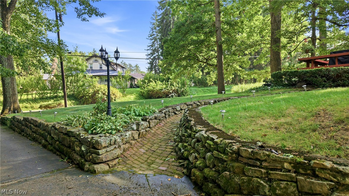 1850 Price Road Youngstown OH 44509