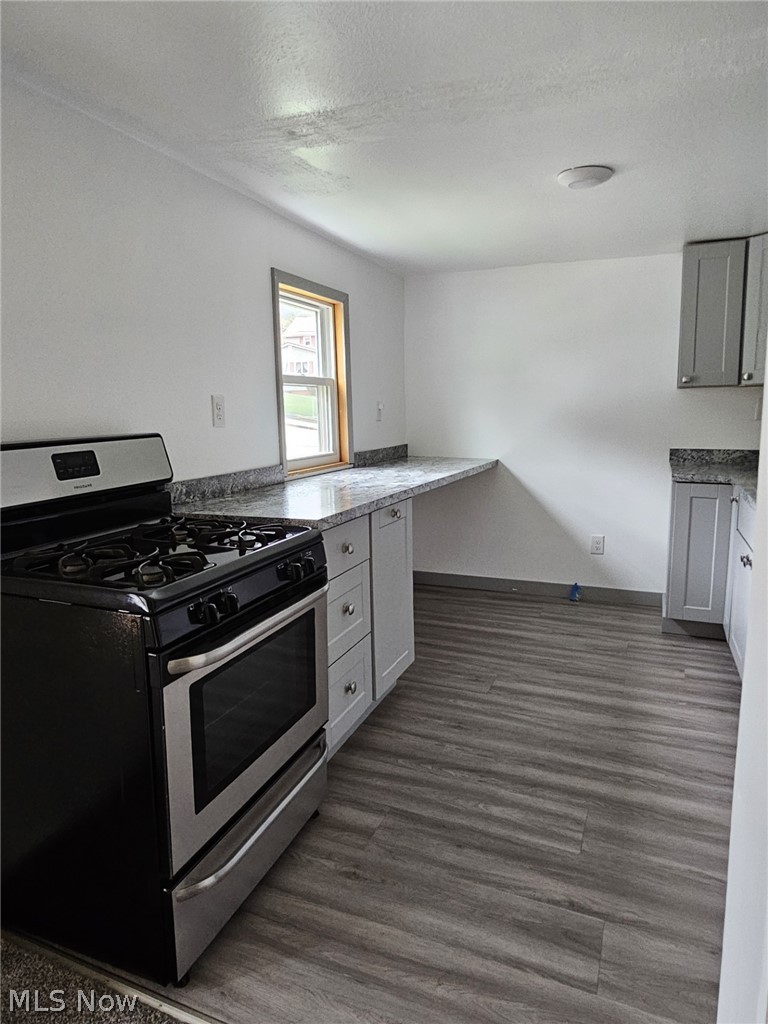 213 W Walnut Street Lowellville OH 44436