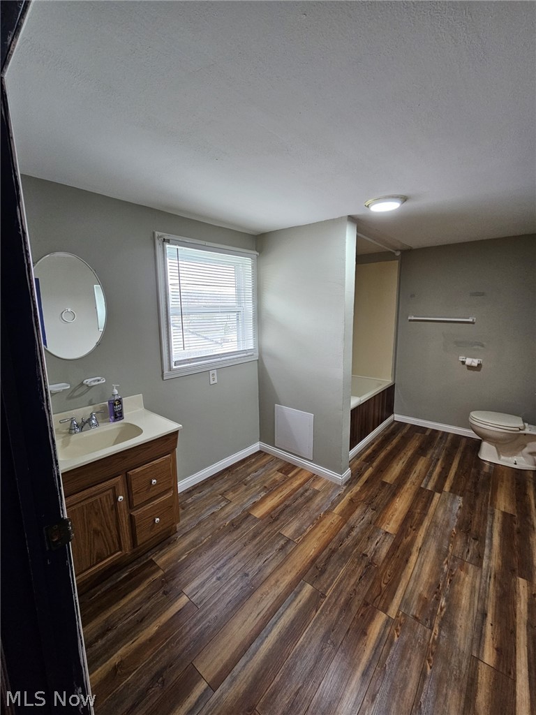 213 W Walnut Street Lowellville OH 44436