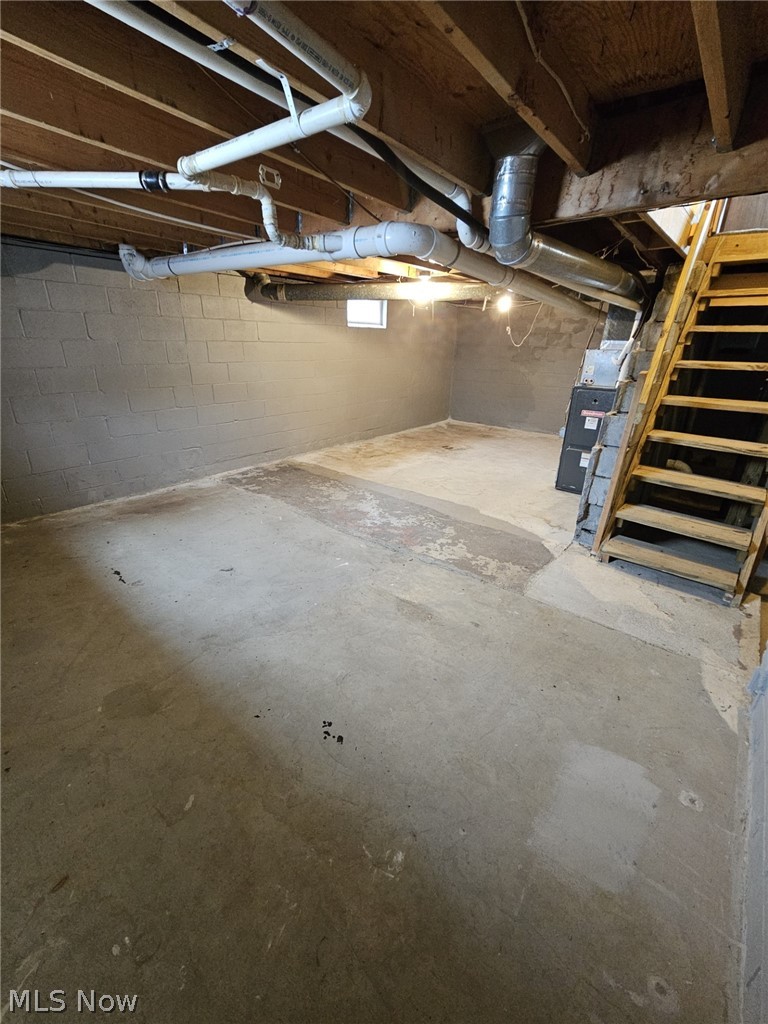 213 W Walnut Street Lowellville OH 44436