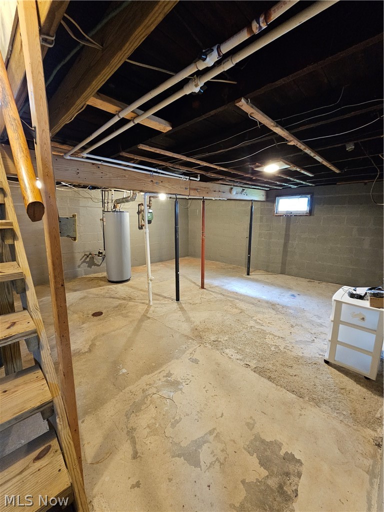 213 W Walnut Street Lowellville OH 44436