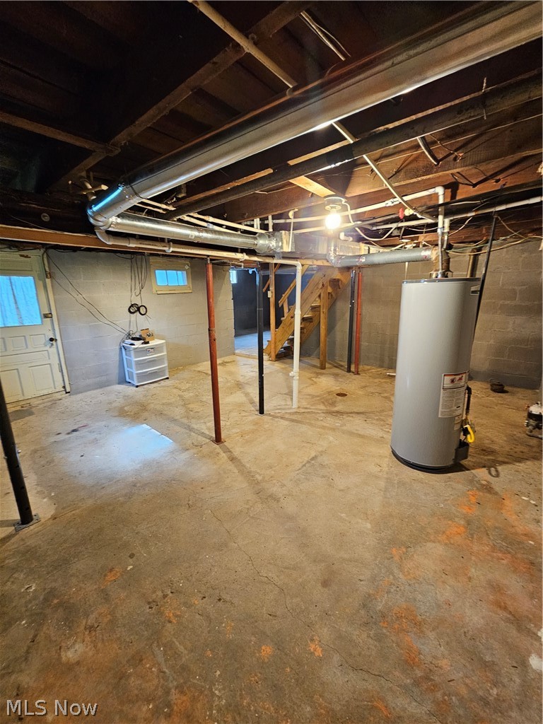 213 W Walnut Street Lowellville OH 44436