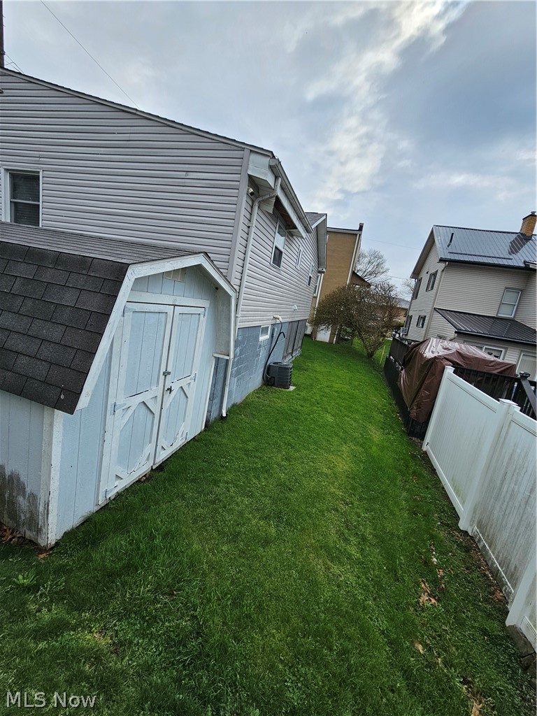 213 W Walnut Street Lowellville OH 44436