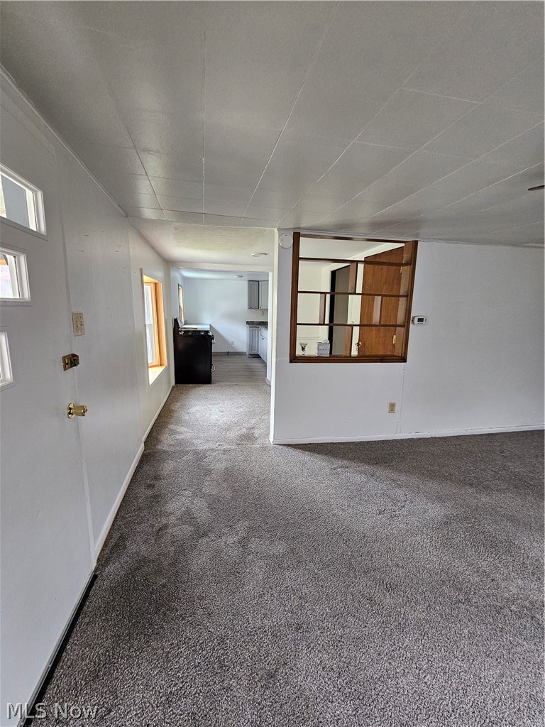 213 W Walnut Street Lowellville OH 44436