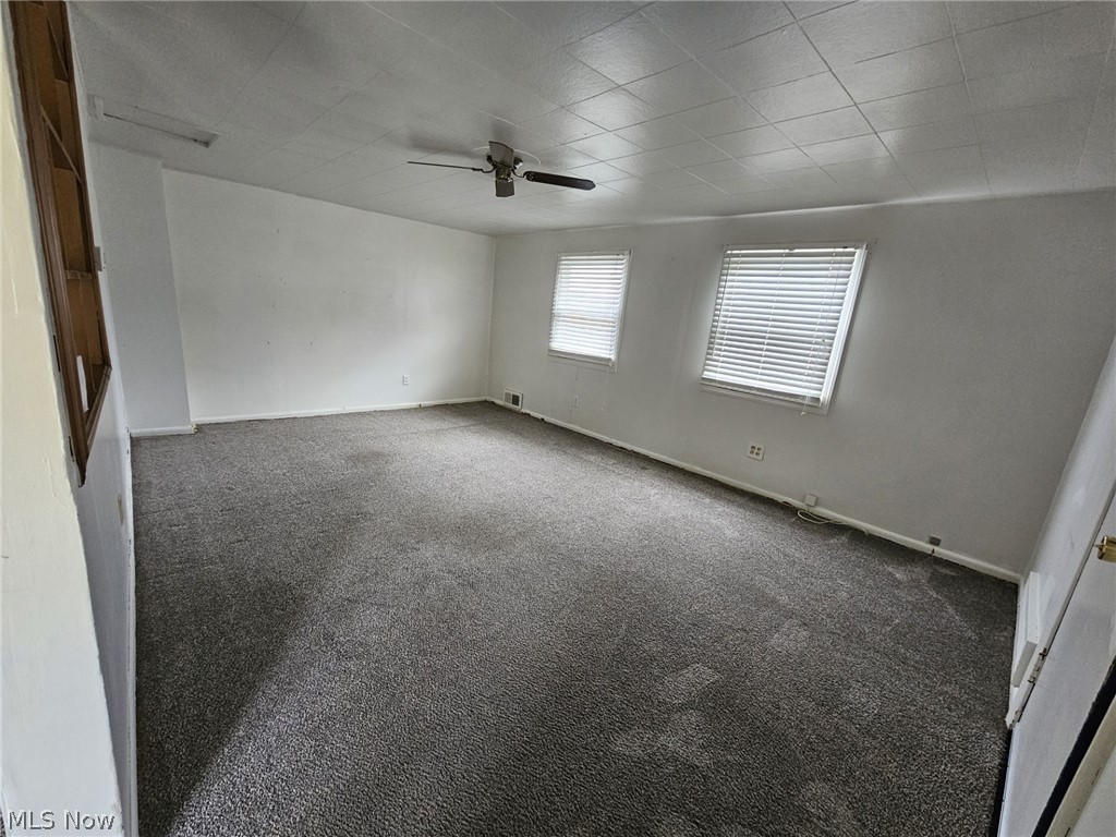213 W Walnut Street Lowellville OH 44436