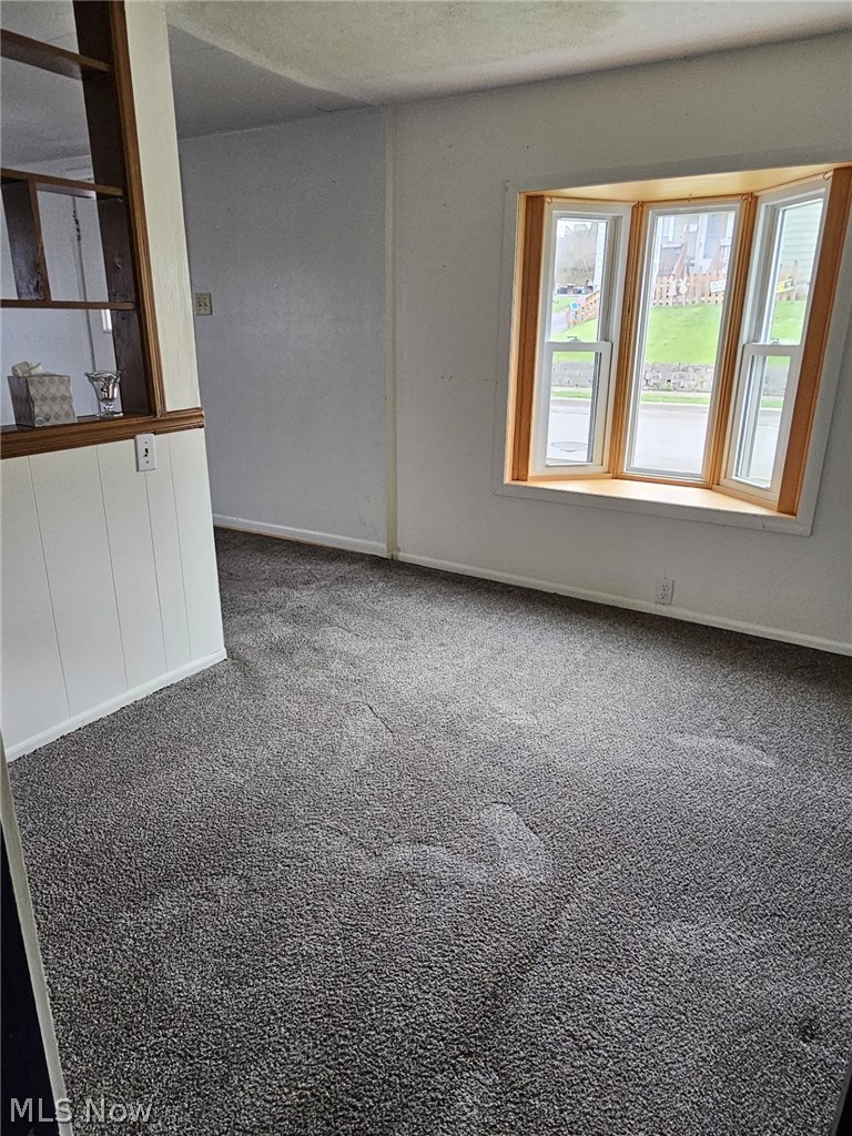 213 W Walnut Street Lowellville OH 44436
