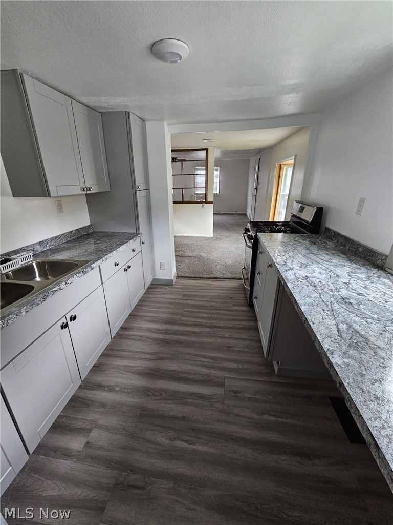 213 W Walnut Street Lowellville OH 44436
