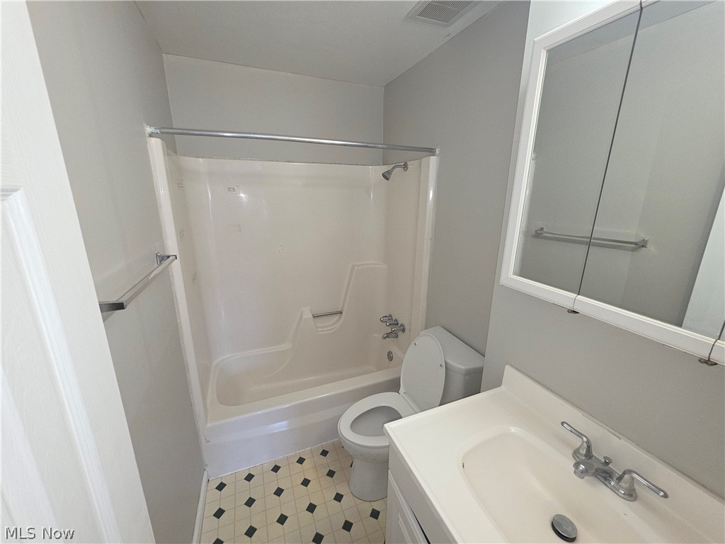 4696 W 125th Street Cleveland OH 44135