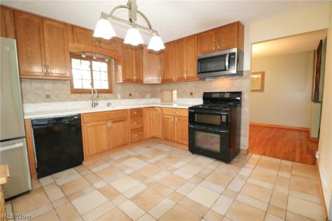 7329 Nethersole Drive Middleburg Heights OH 44130