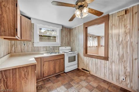 224 Kenyon Road Eastlake OH 44095