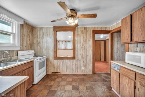 224 Kenyon Road Eastlake OH 44095