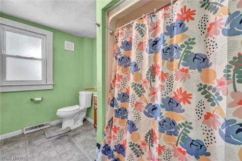 224 Kenyon Road Eastlake OH 44095