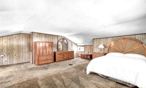 224 Kenyon Road Eastlake OH 44095