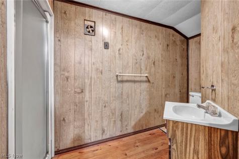 224 Kenyon Road Eastlake OH 44095