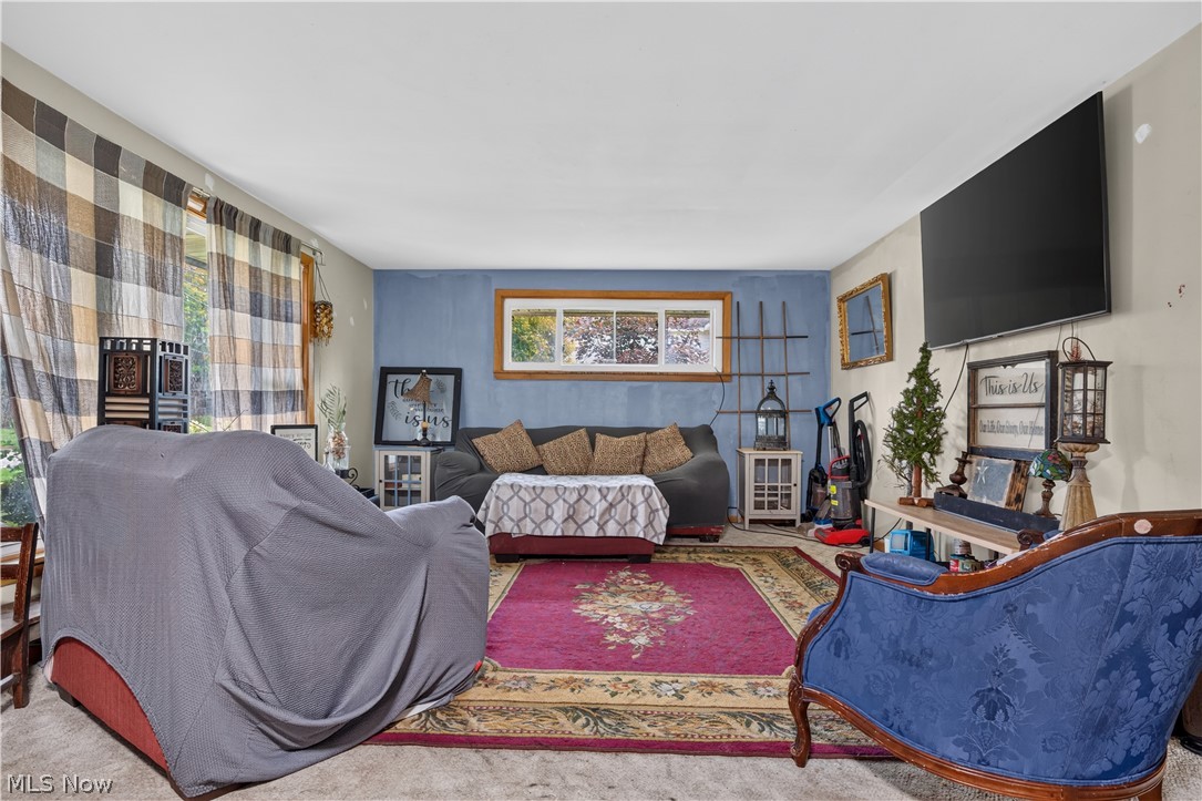 695 N Market Street East Palestine OH 44413