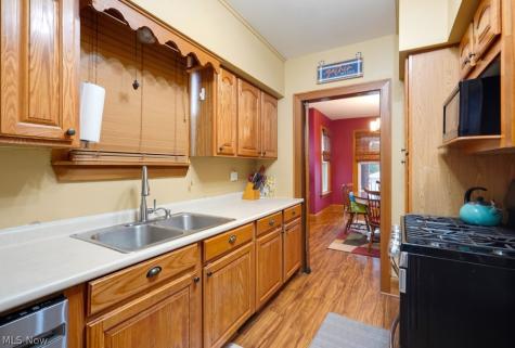 932 4th Street NE Massillon OH 44646