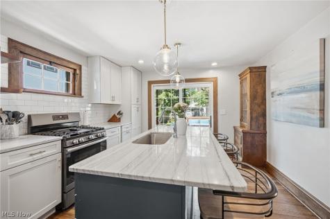 15534 Lakewood Heights Boulevard Lakewood OH 44107
