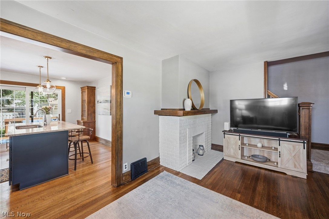 15534 Lakewood Heights Boulevard Lakewood OH 44107