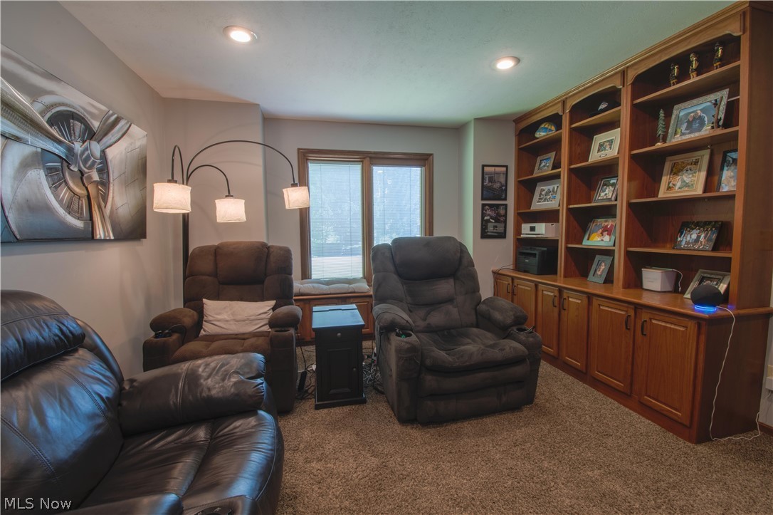 6476 Harbor Drive NW Canton OH 44718
