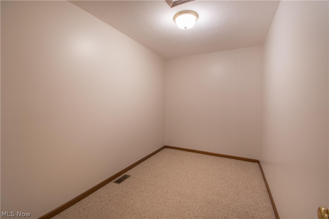 6476 Harbor Drive NW Canton OH 44718