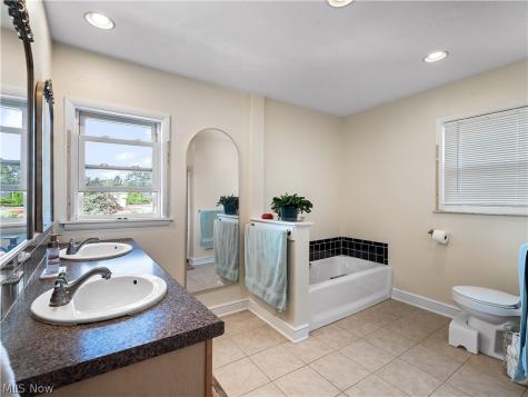 1500 Bunts Avenue Lakewood OH 44107