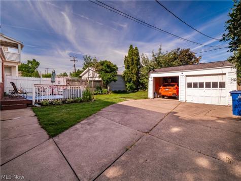 1500 Bunts Avenue Lakewood OH 44107