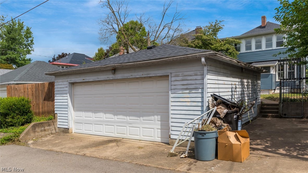 930 Forest Avenue Zanesville OH 43701
