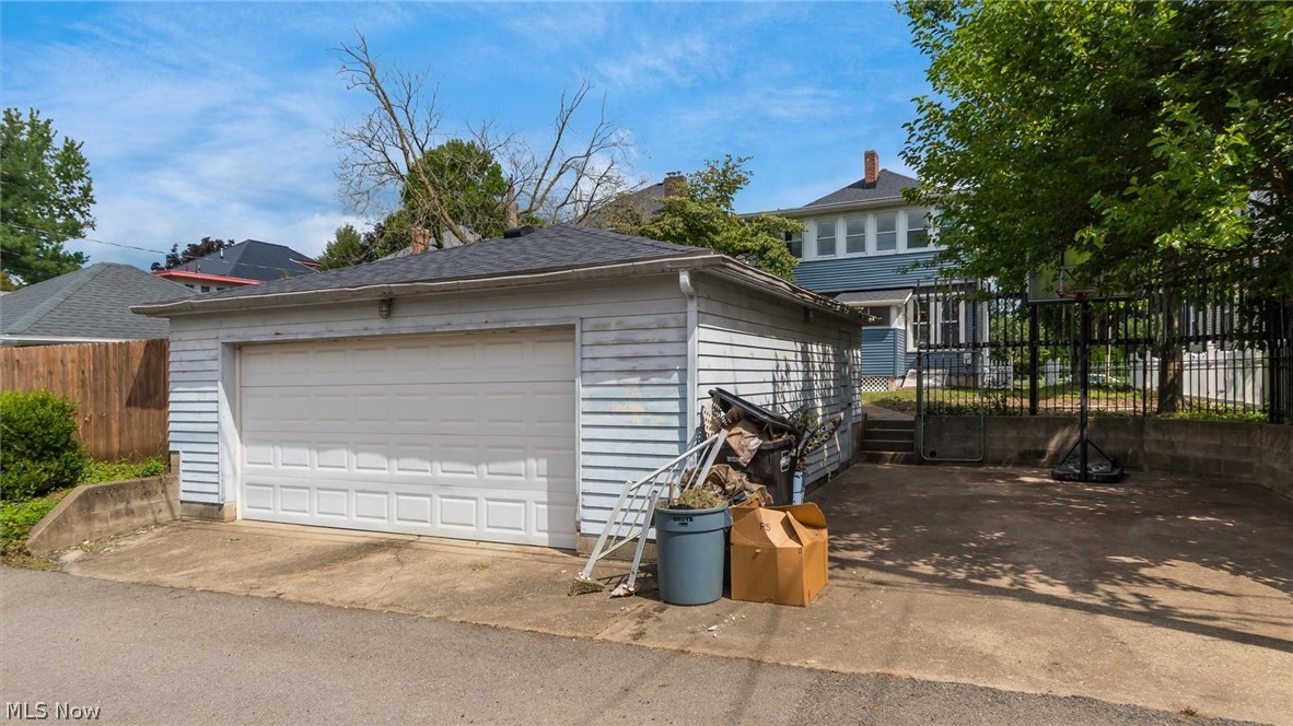 930 Forest Avenue Zanesville OH 43701