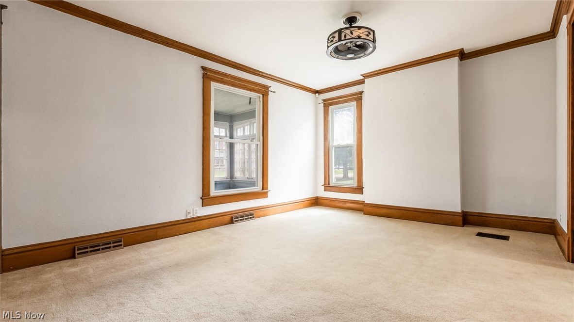 930 Forest Avenue Zanesville OH 43701