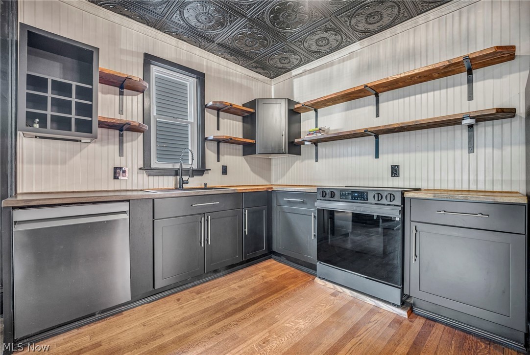 1362 W 61st Street Cleveland OH 44102