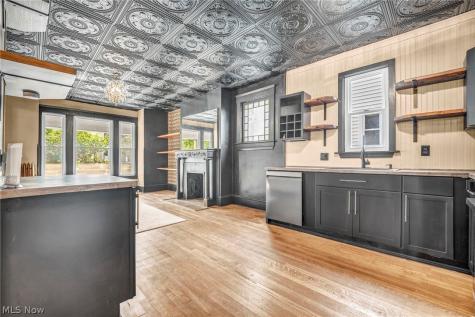 1362 W 61st Street Cleveland OH 44102