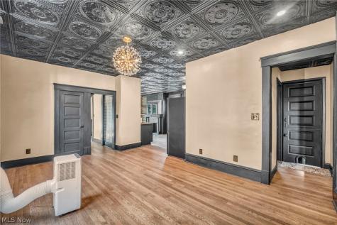 1362 W 61st Street Cleveland OH 44102