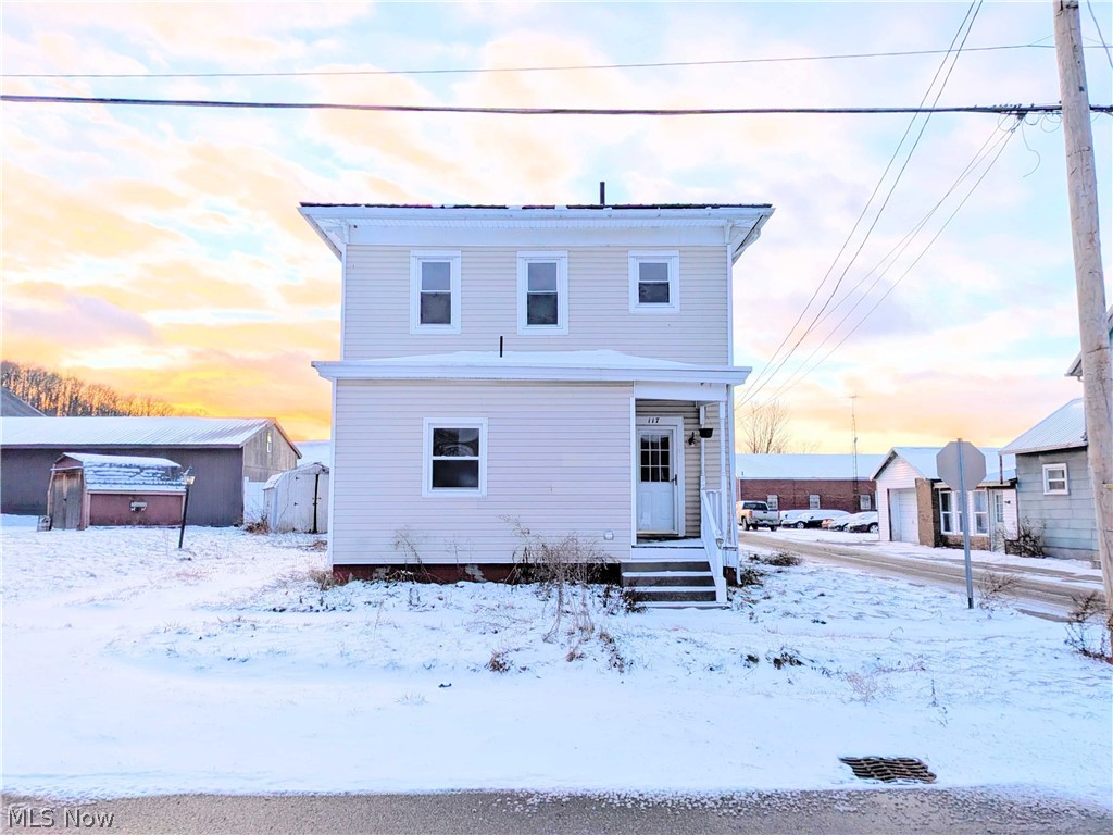 117 N Market Street Waynesburg OH 44688