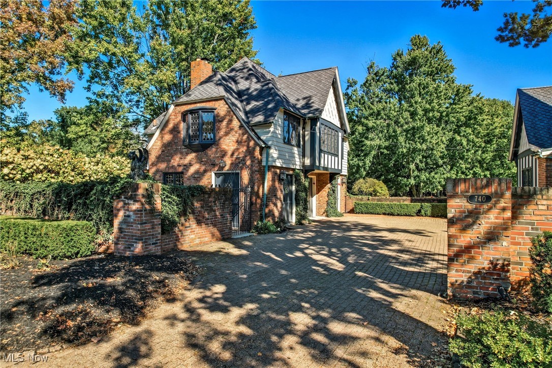 740 Fairway Drive Warren OH 44483