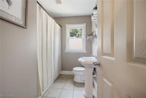 6024 Louis North Olmsted OH 44070