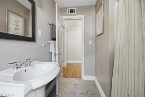 6024 Louis North Olmsted OH 44070