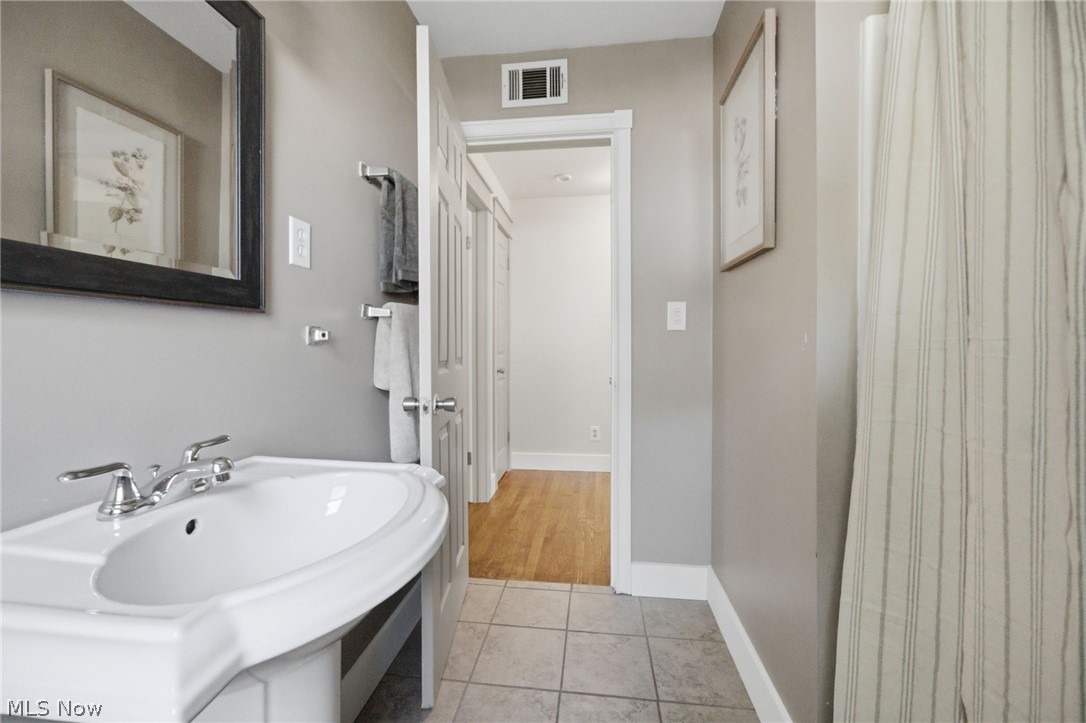 6024 Louis North Olmsted OH 44070