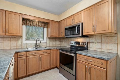 17880 N Inlet Drive Strongsville OH 44136