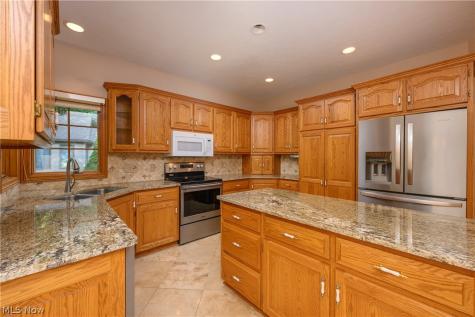206 Shenandoah Boulevard Barberton OH 44203