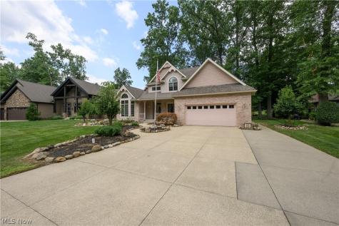 206 Shenandoah Boulevard Barberton OH 44203