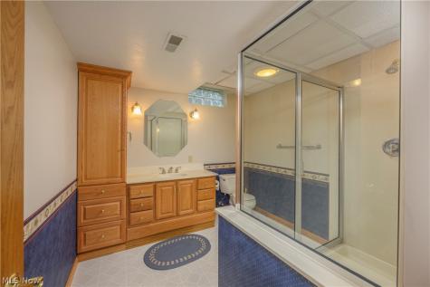 206 Shenandoah Boulevard Barberton OH 44203
