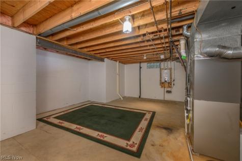 206 Shenandoah Boulevard Barberton OH 44203