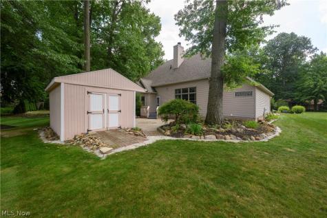 206 Shenandoah Boulevard Barberton OH 44203