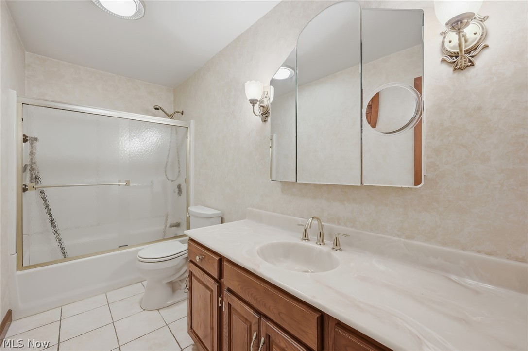 3654 Demura Drive SE Howland OH 44485
