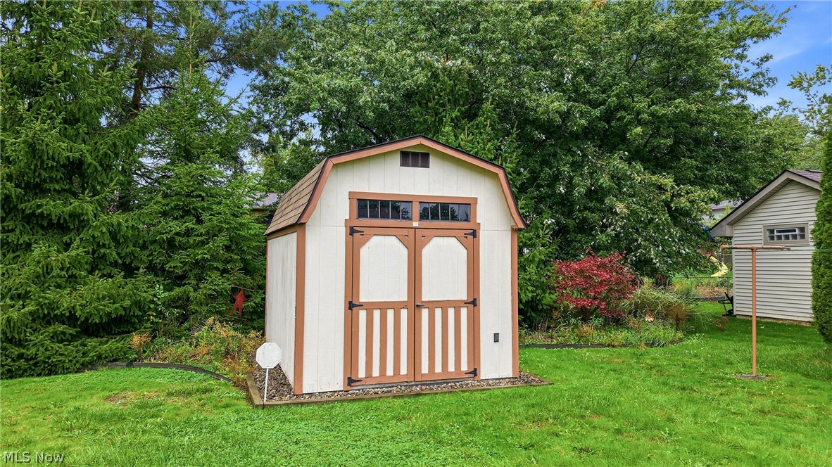 3654 Demura Drive SE Howland OH 44485