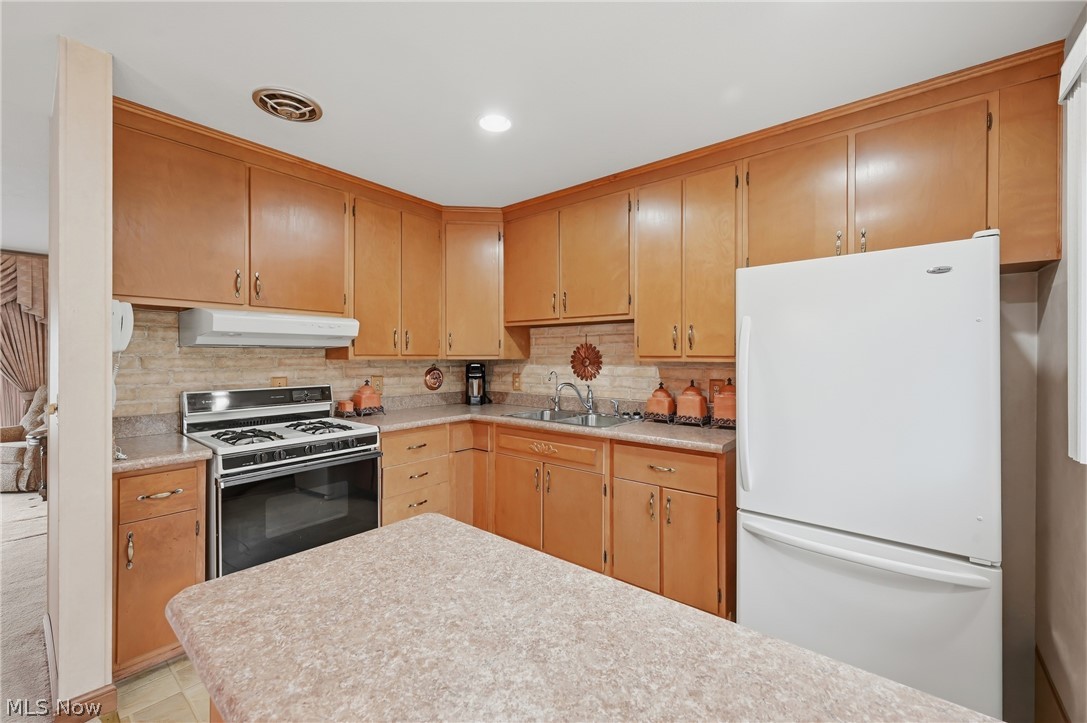 3654 Demura Drive SE Howland OH 44485